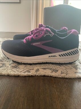 Brooks Ariel Women's Running Shoes - Size 7.5